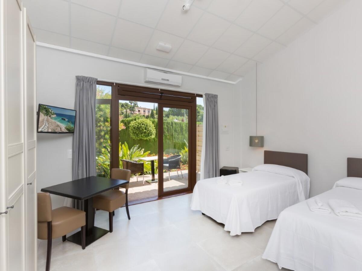 Commercial 16 Bedrooms for sale in Javea