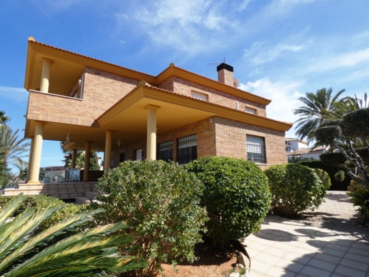 Villa 5 Bedrooms for sale in Denia