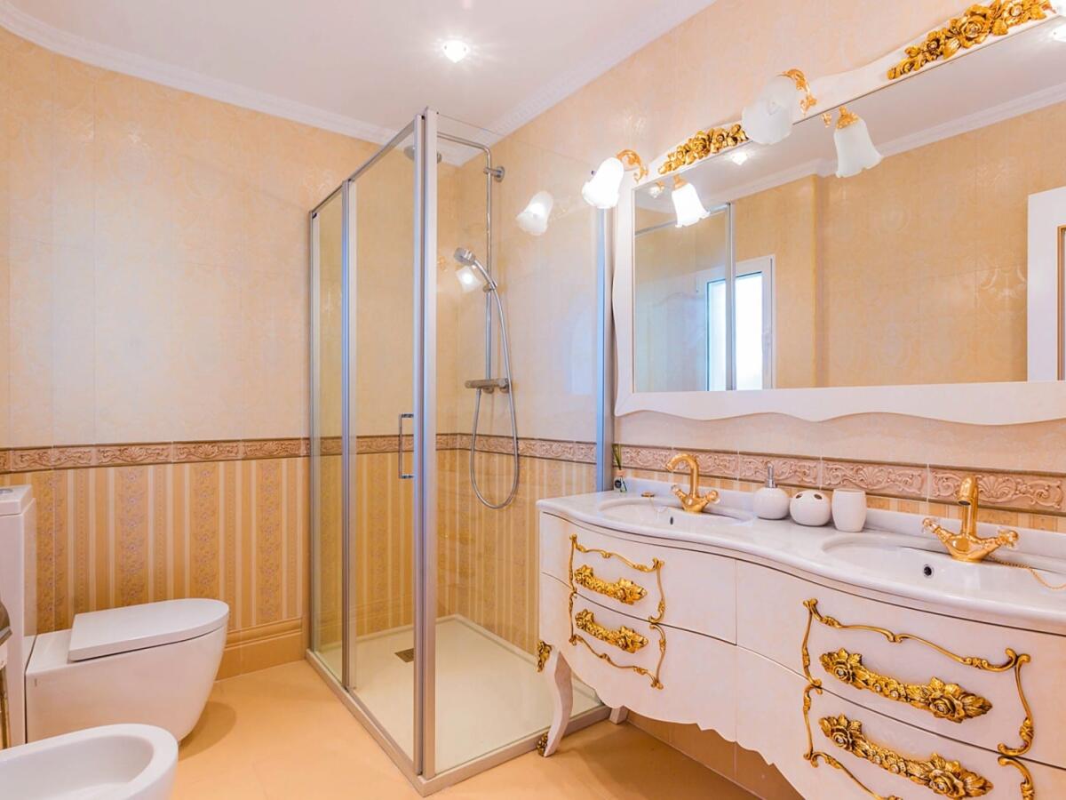 Villa 6 Bedrooms for sale in Denia