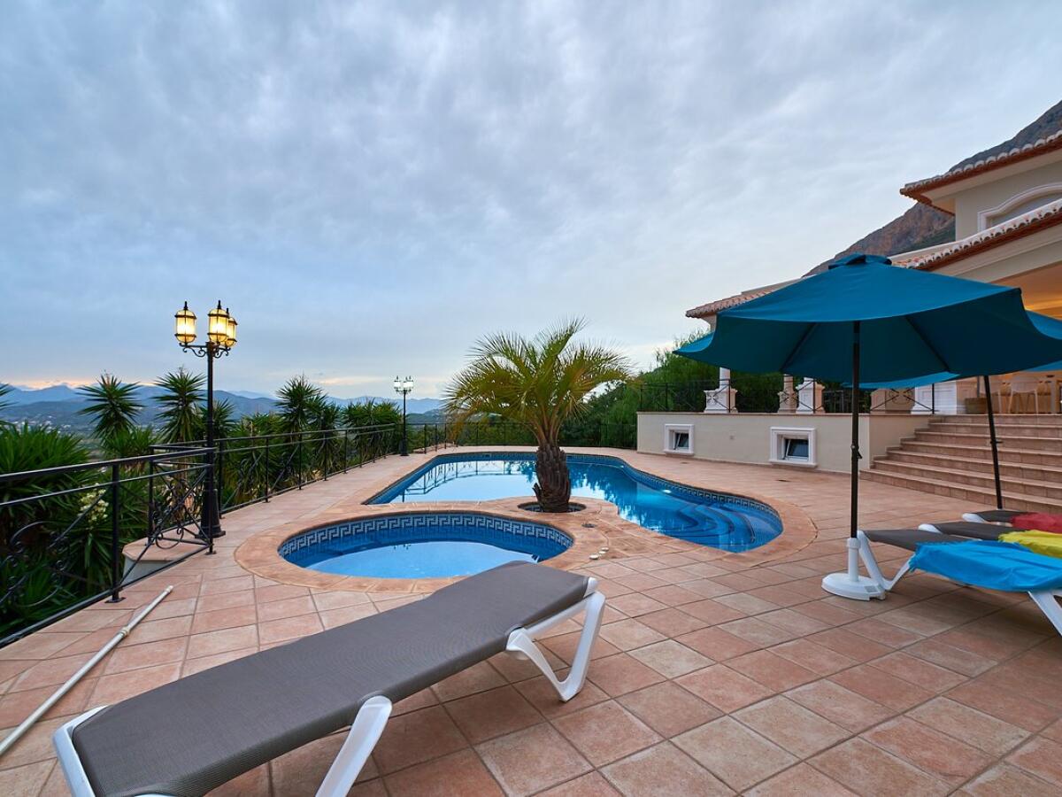 Villa 7 Bedrooms for sale in Javea