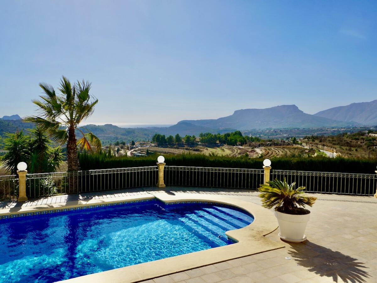 Finca 5 Bedrooms for sale in Benissa