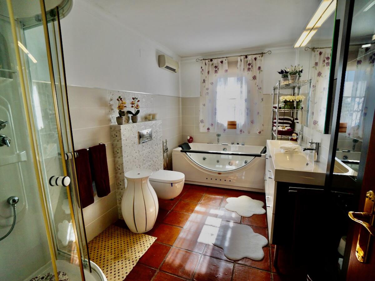 Finca 5 Bedrooms for sale in Benissa