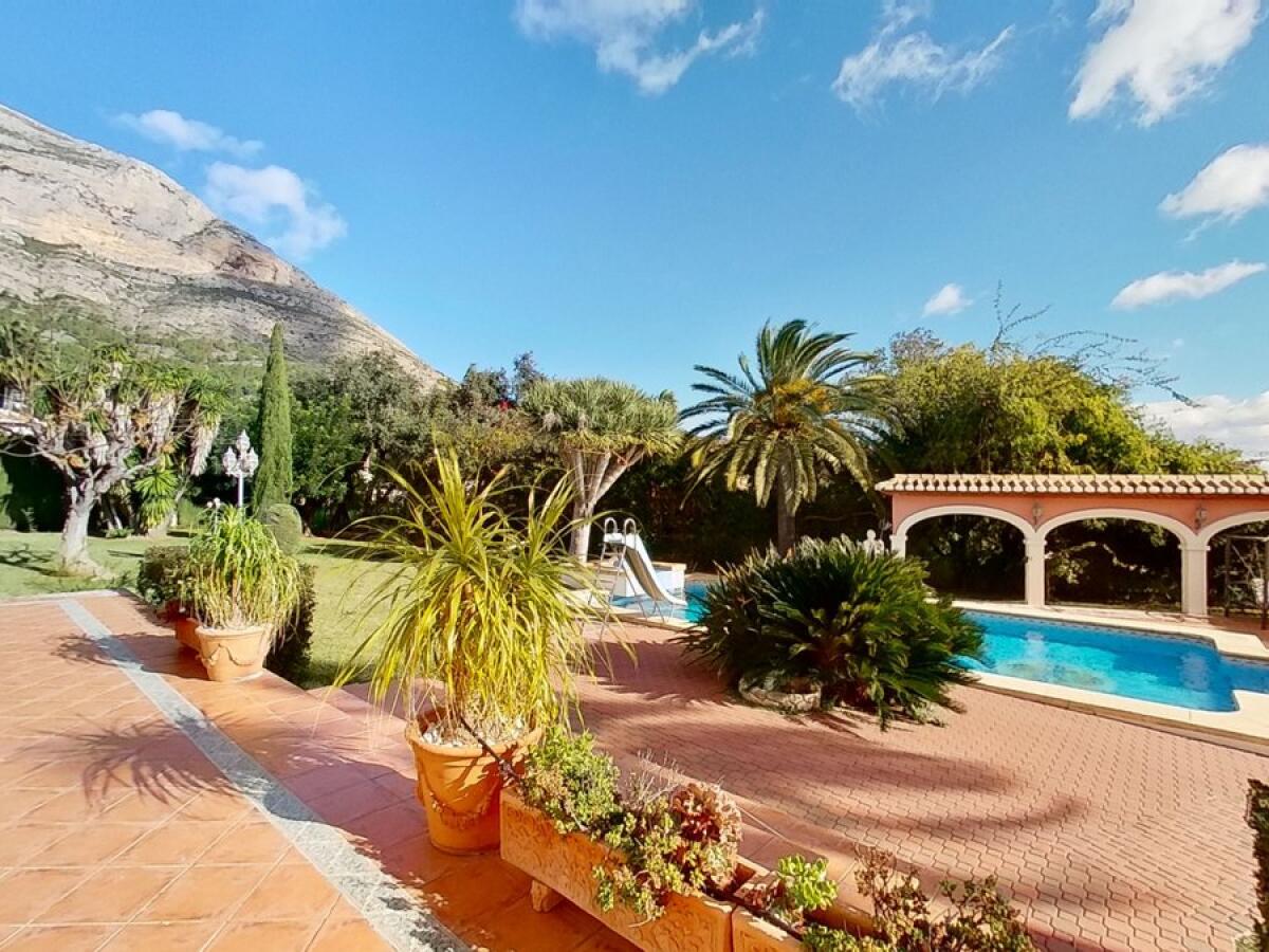 Villa 7 Bedrooms for sale in Javea